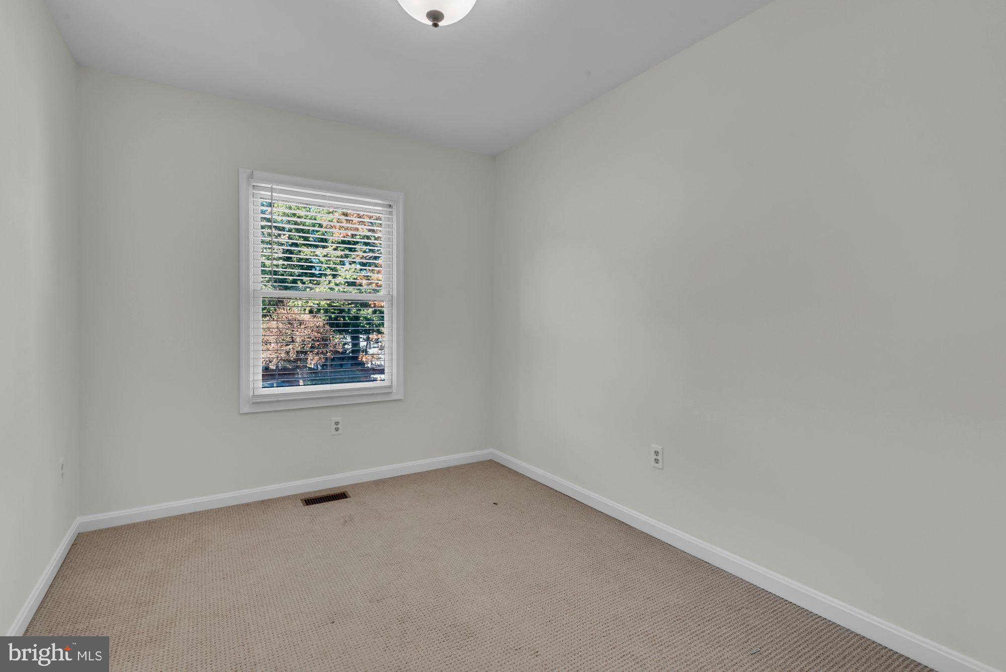FOREST GLEN - Residential Lease