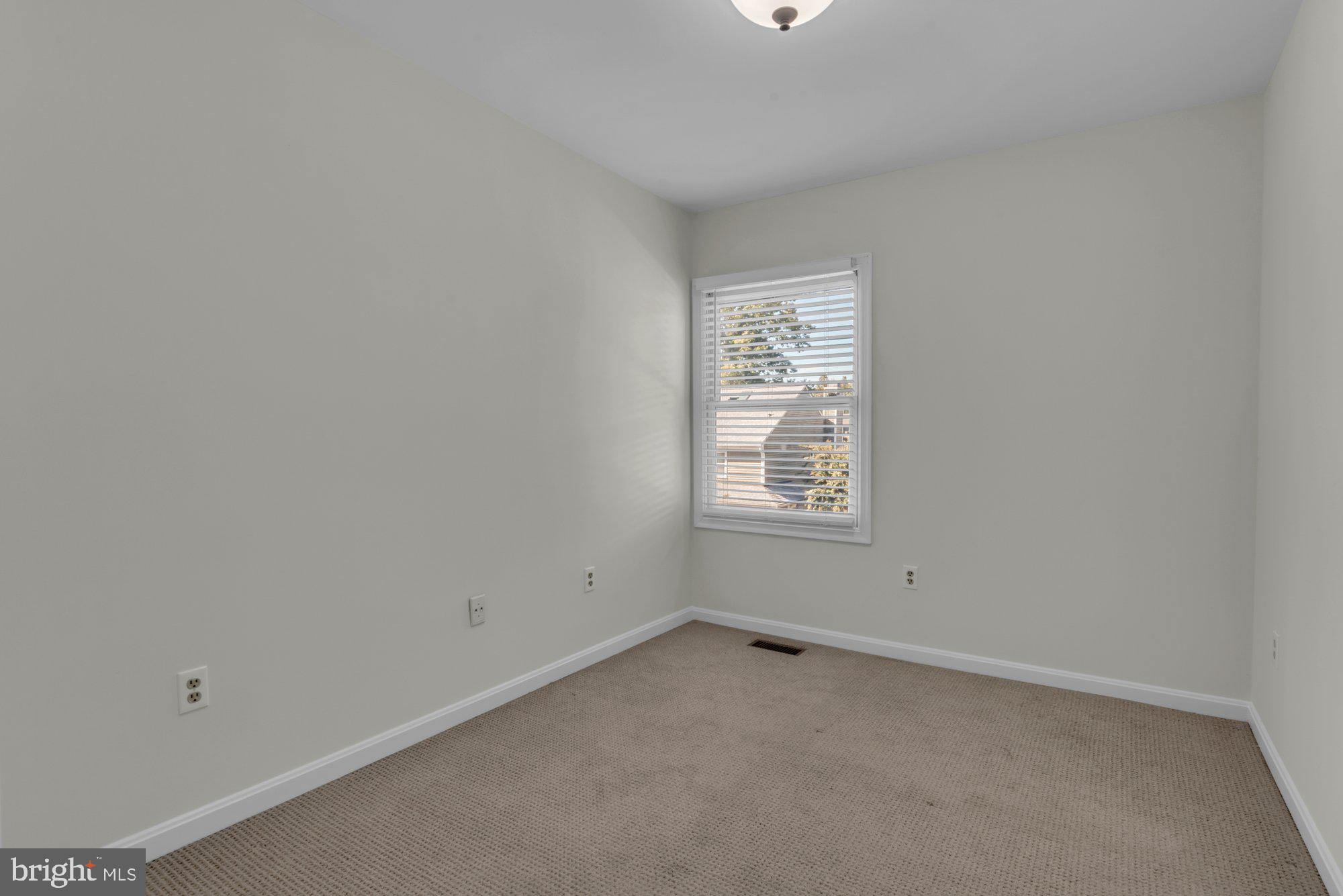 FOREST GLEN - Residential Lease