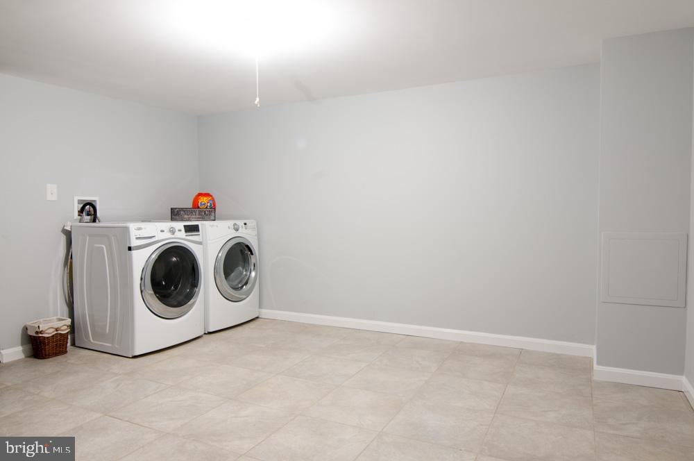 TANTALLON ON THE POTOMAC - Residential