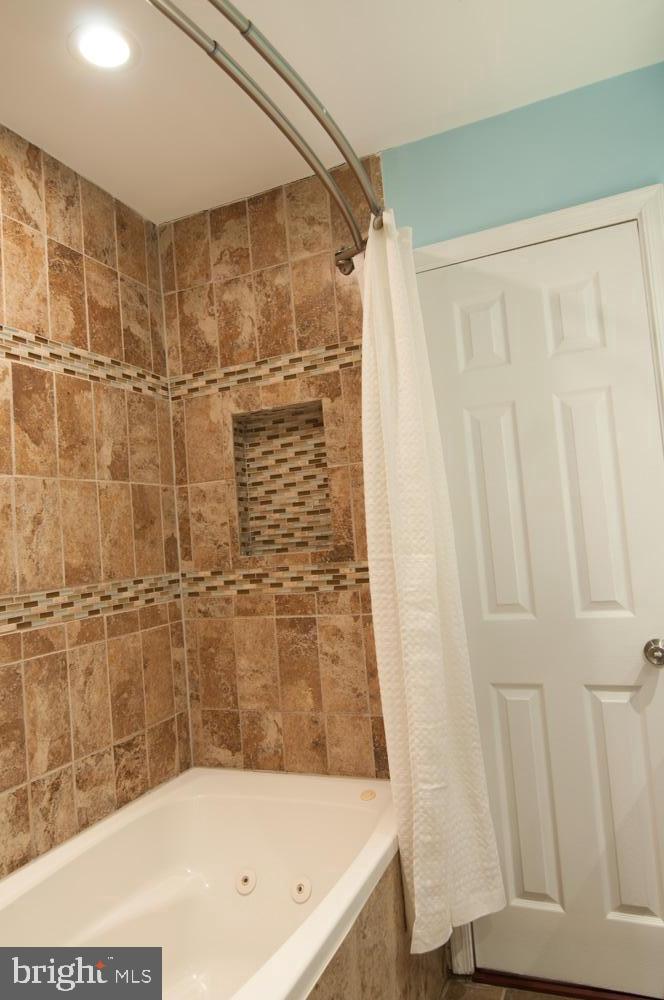 TANTALLON ON THE POTOMAC - Residential