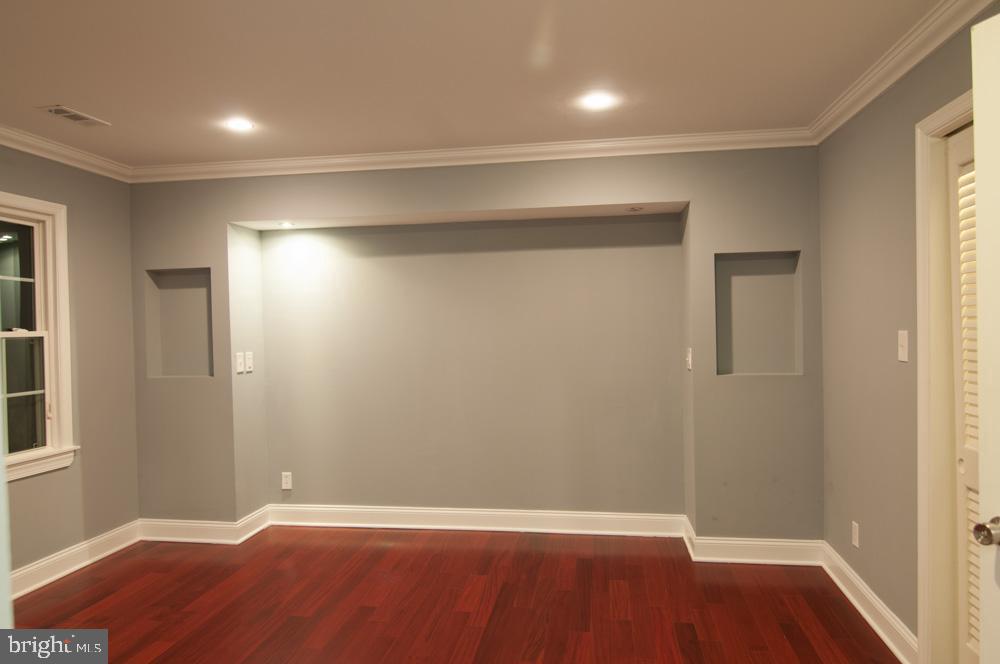 TANTALLON ON THE POTOMAC - Residential