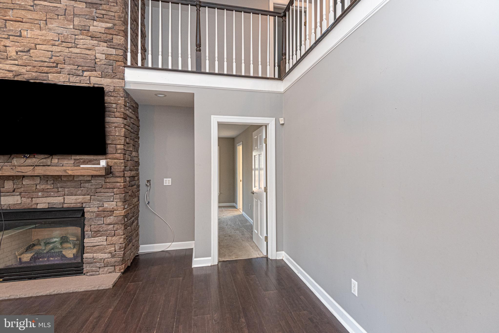 MALLARD CREEK - Residential