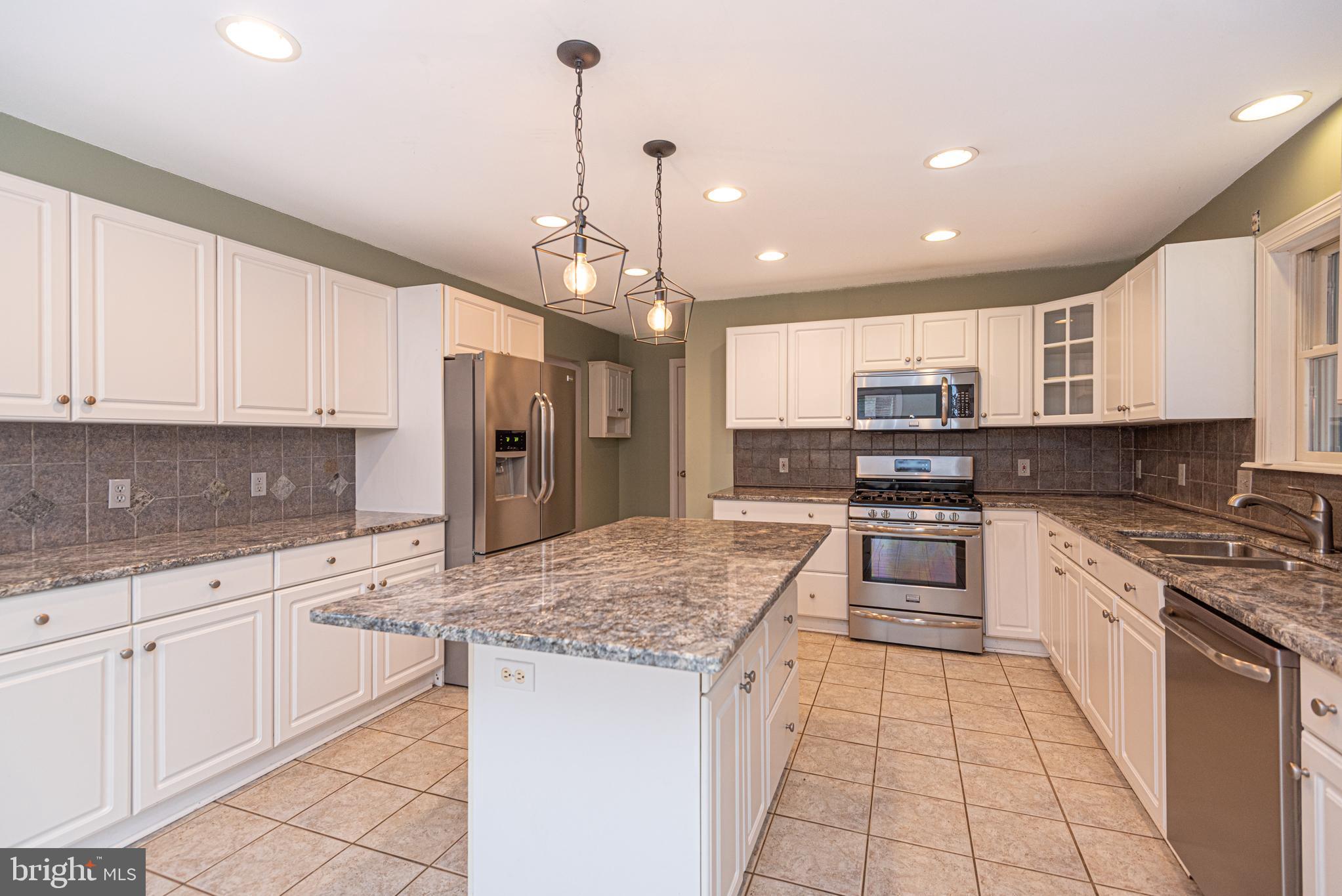 MALLARD CREEK - Residential