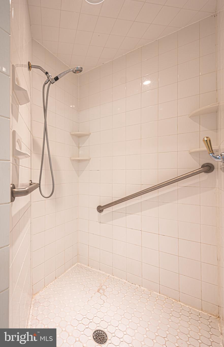 MALLARD CREEK - Residential