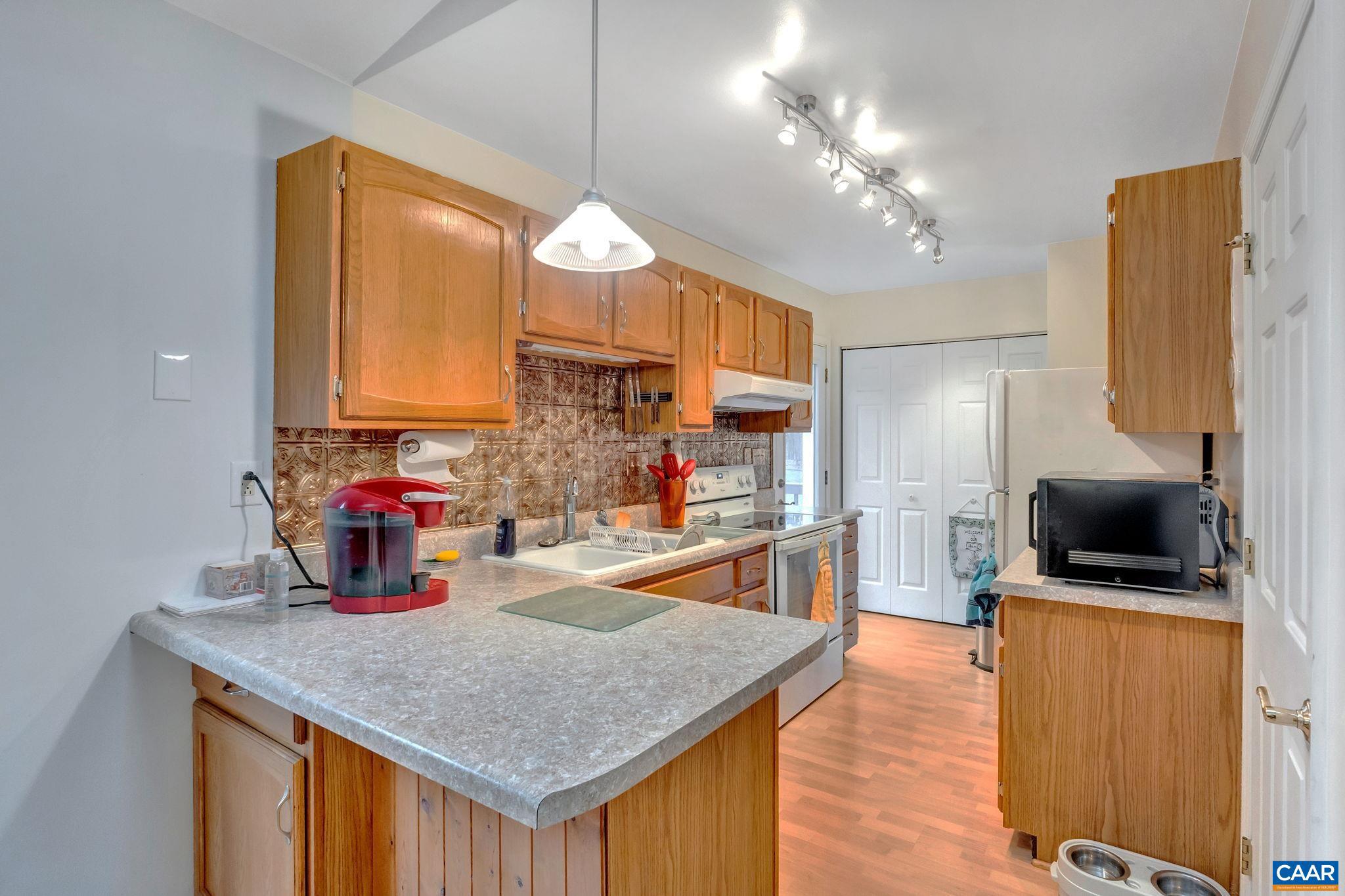 LAKE MONTICELLO - Residential