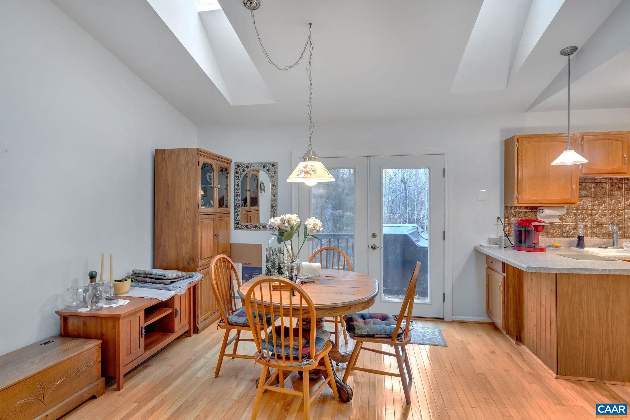 LAKE MONTICELLO - Residential