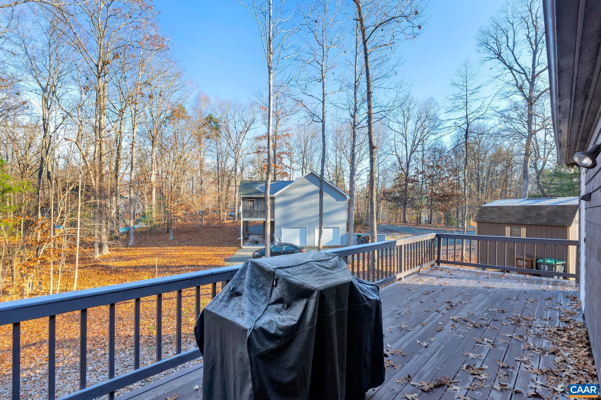 LAKE MONTICELLO - Residential