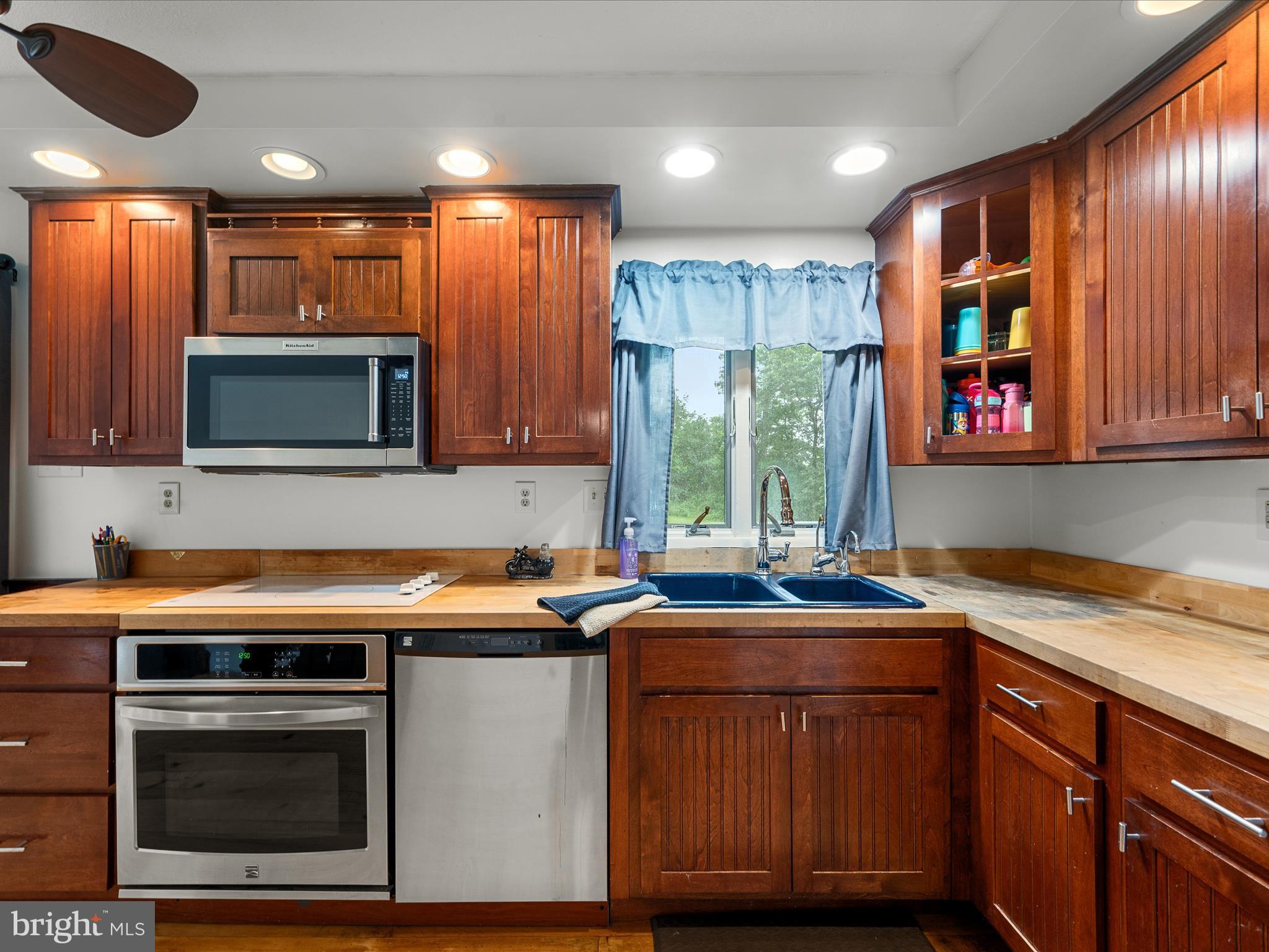 CREST VIEW - Residential