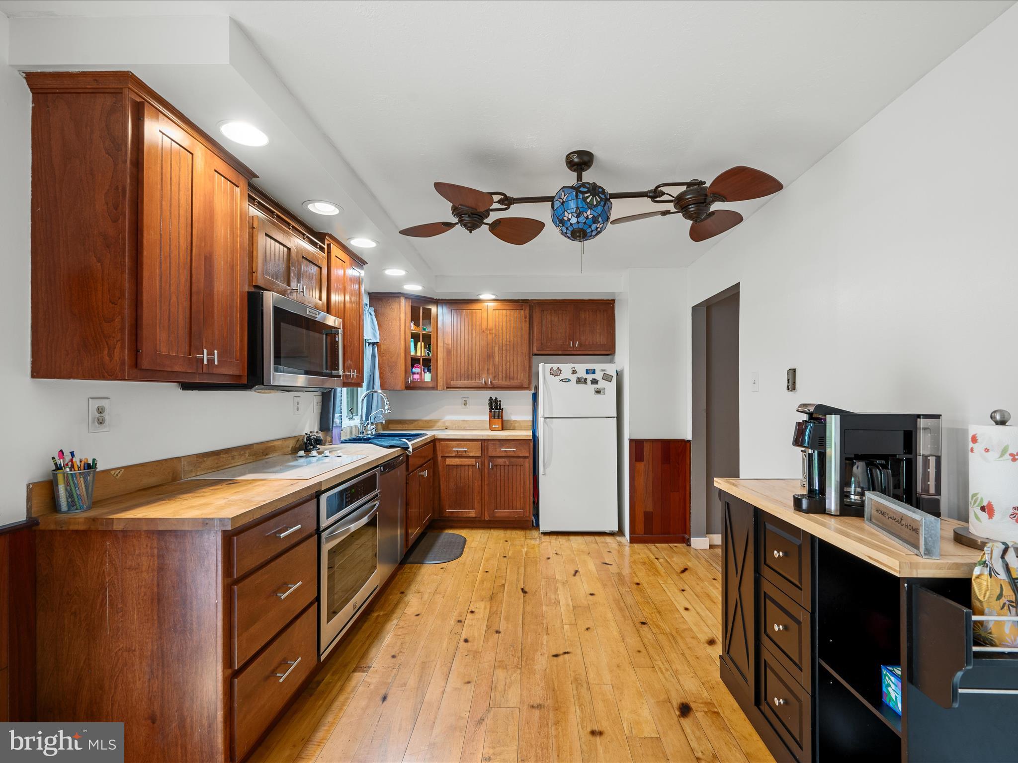 CREST VIEW - Residential