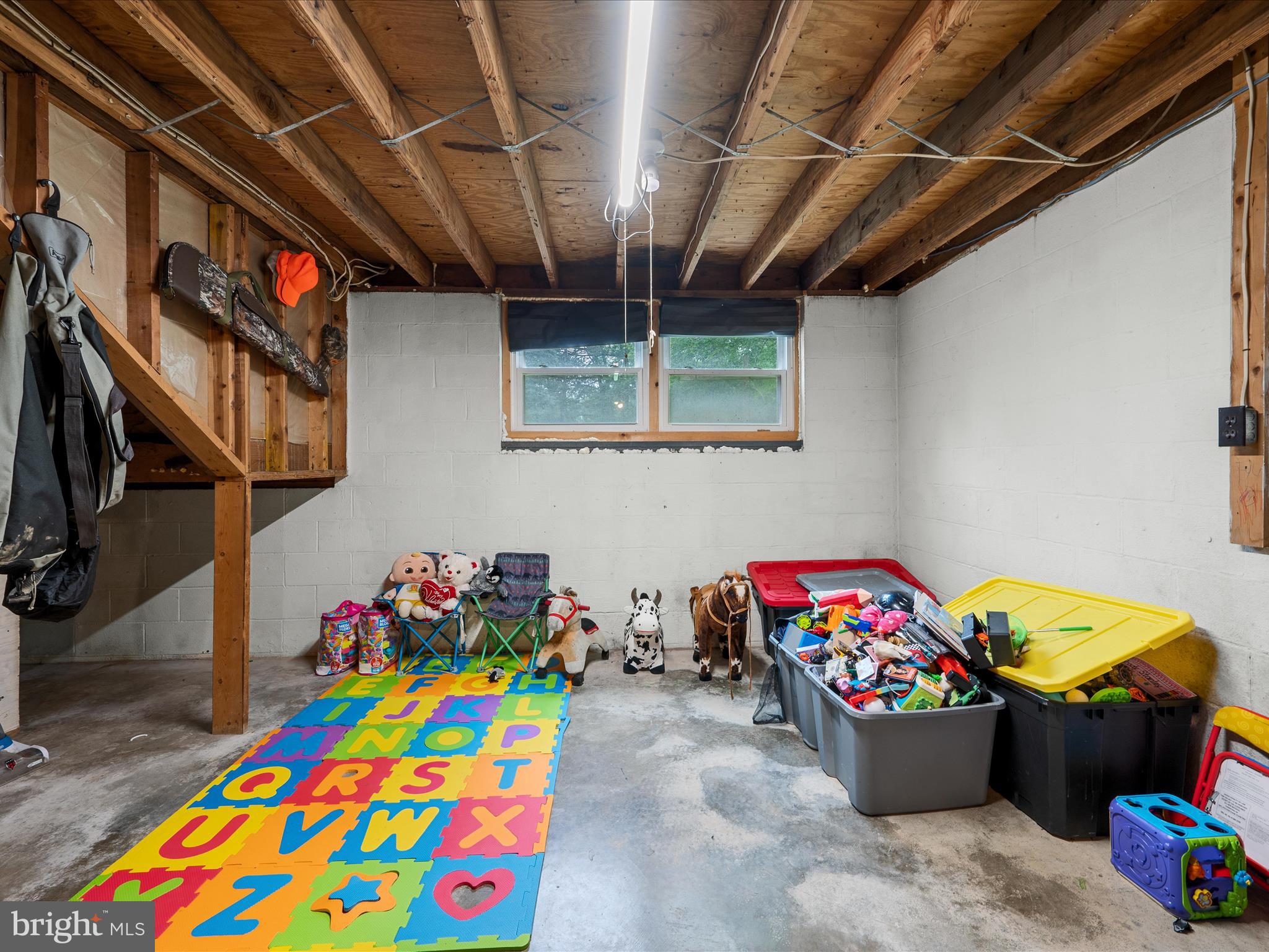 CREST VIEW - Residential