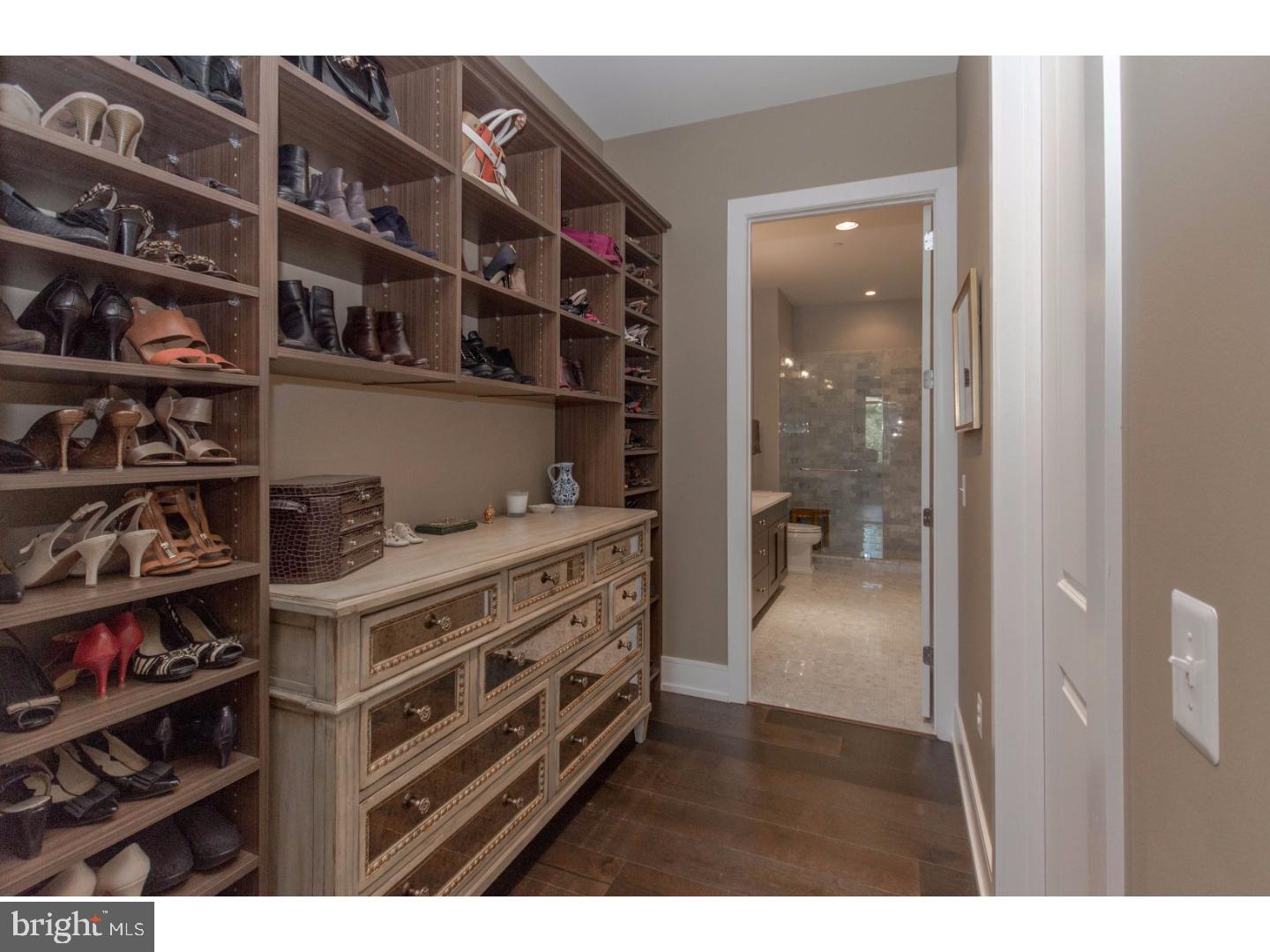 SOCIETY HILL - Residential