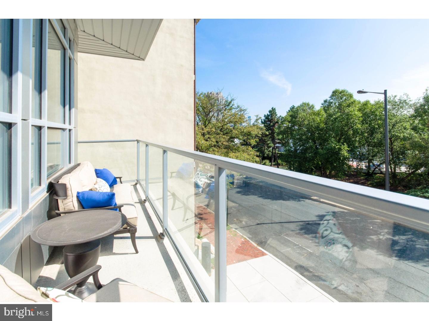 SOCIETY HILL - Residential