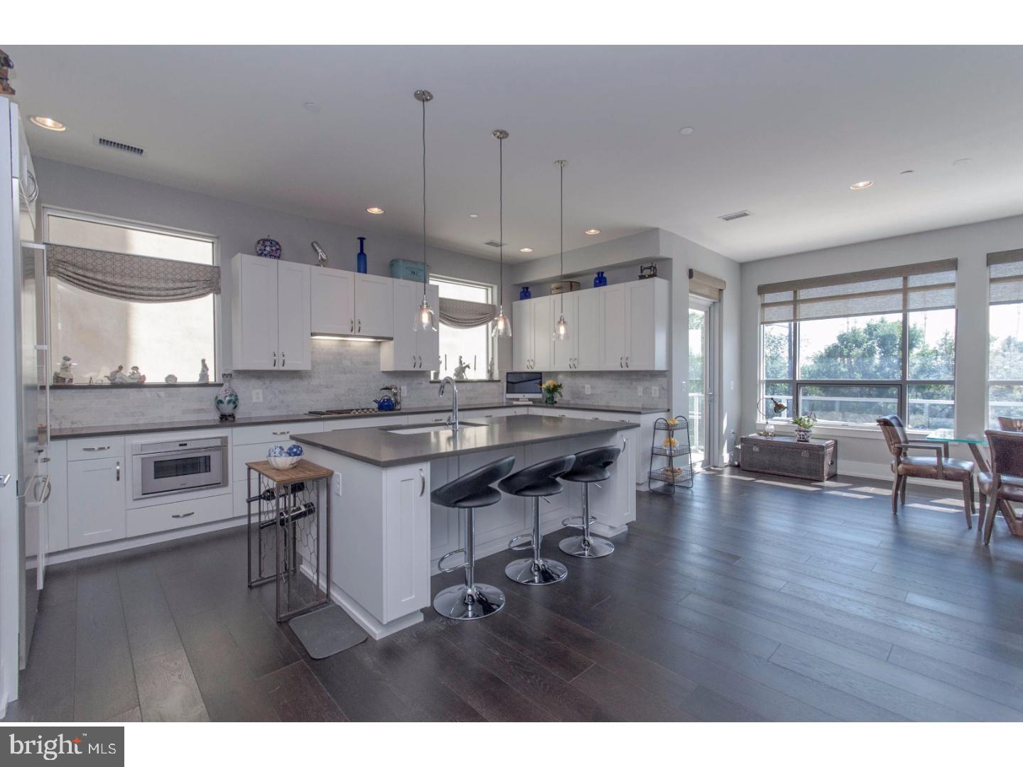 SOCIETY HILL - Residential