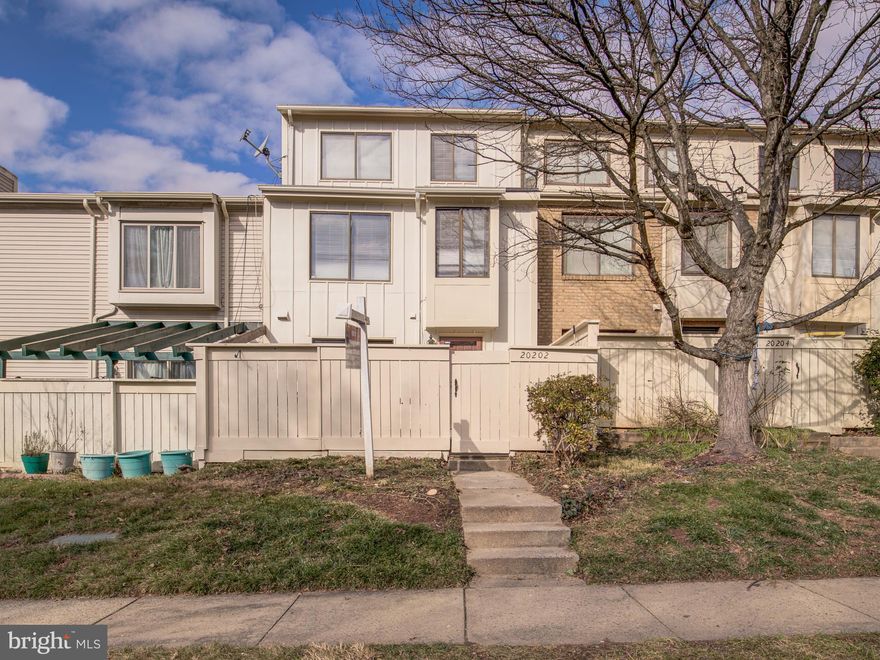 Move right into this gorgeous townhome with so many upgrades! Features 3 bedrooms, 2.5 baths, finished basement w/bar, upgraded kitchen appliances, beautifully upgraded deck, fresh paint, wood floors, finished basement and much more!