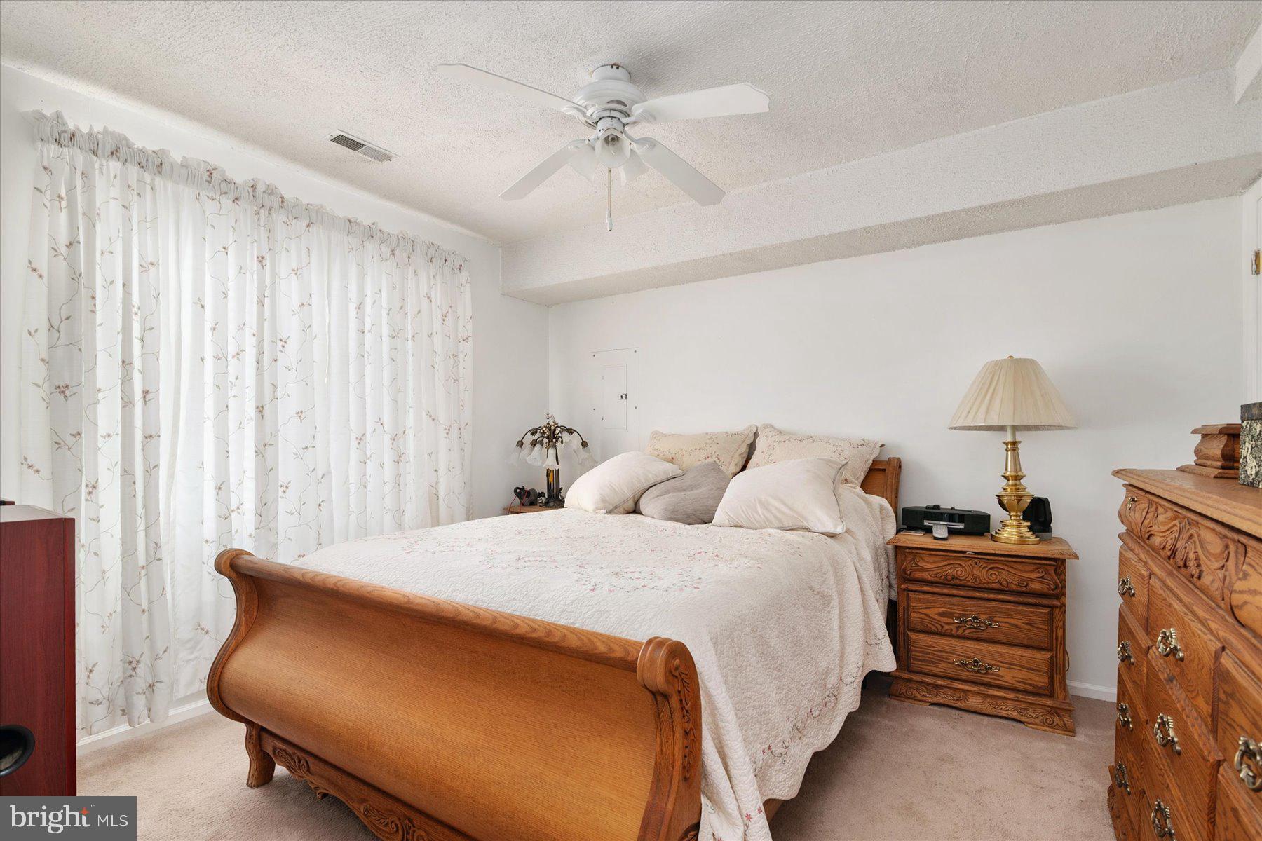 9428 SEA BREEZE COURT