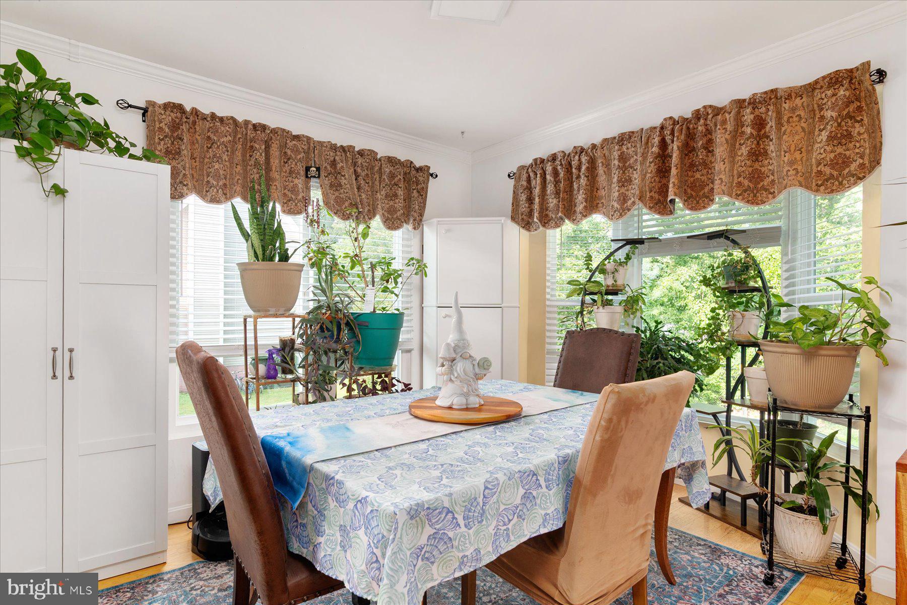 BURNT OAKS - Residential