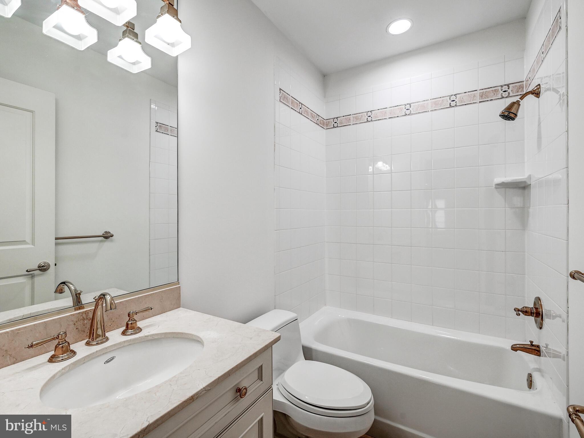 GREY ROCK FLATS - Residential Lease