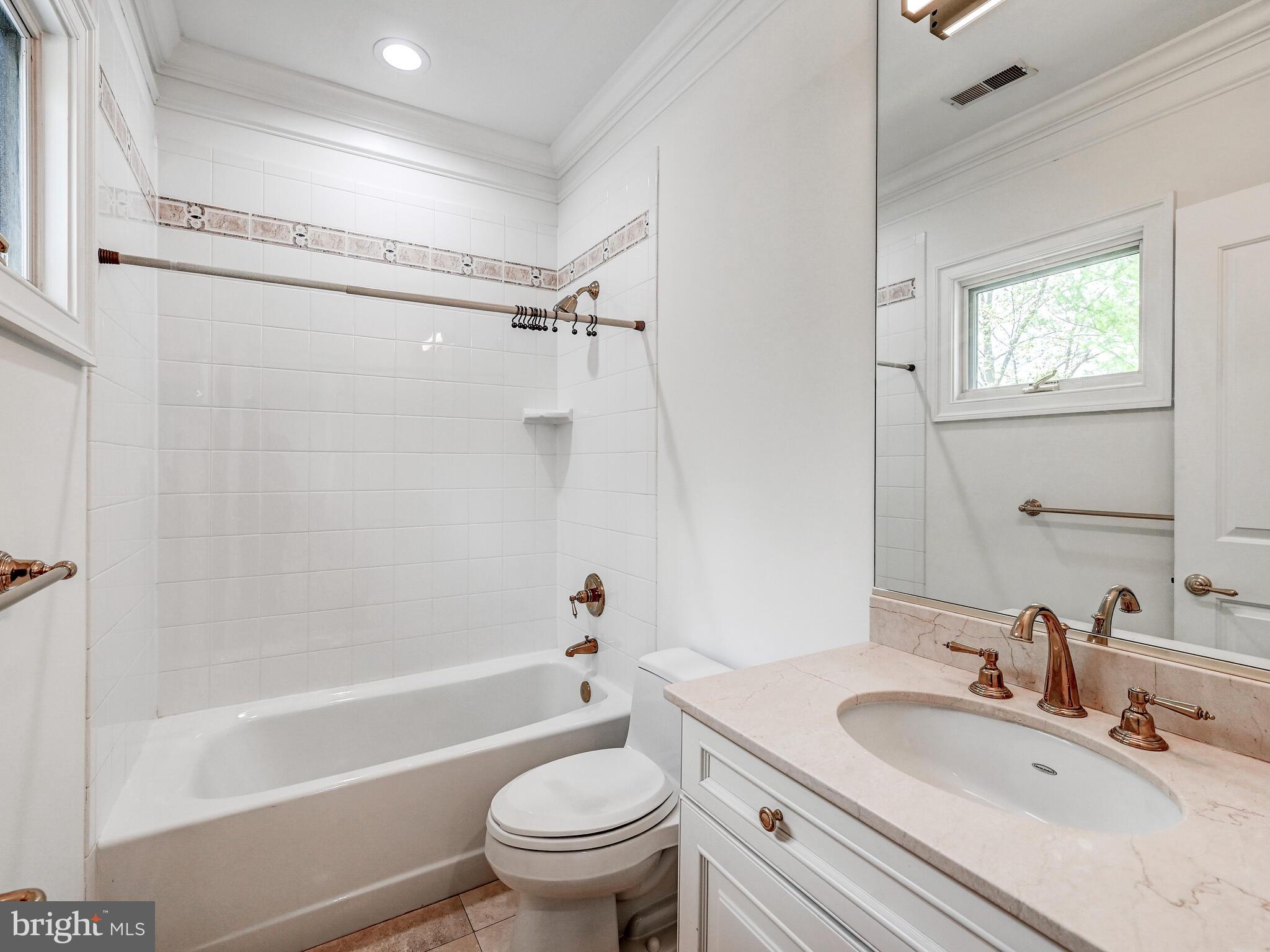 GREY ROCK FLATS - Residential Lease