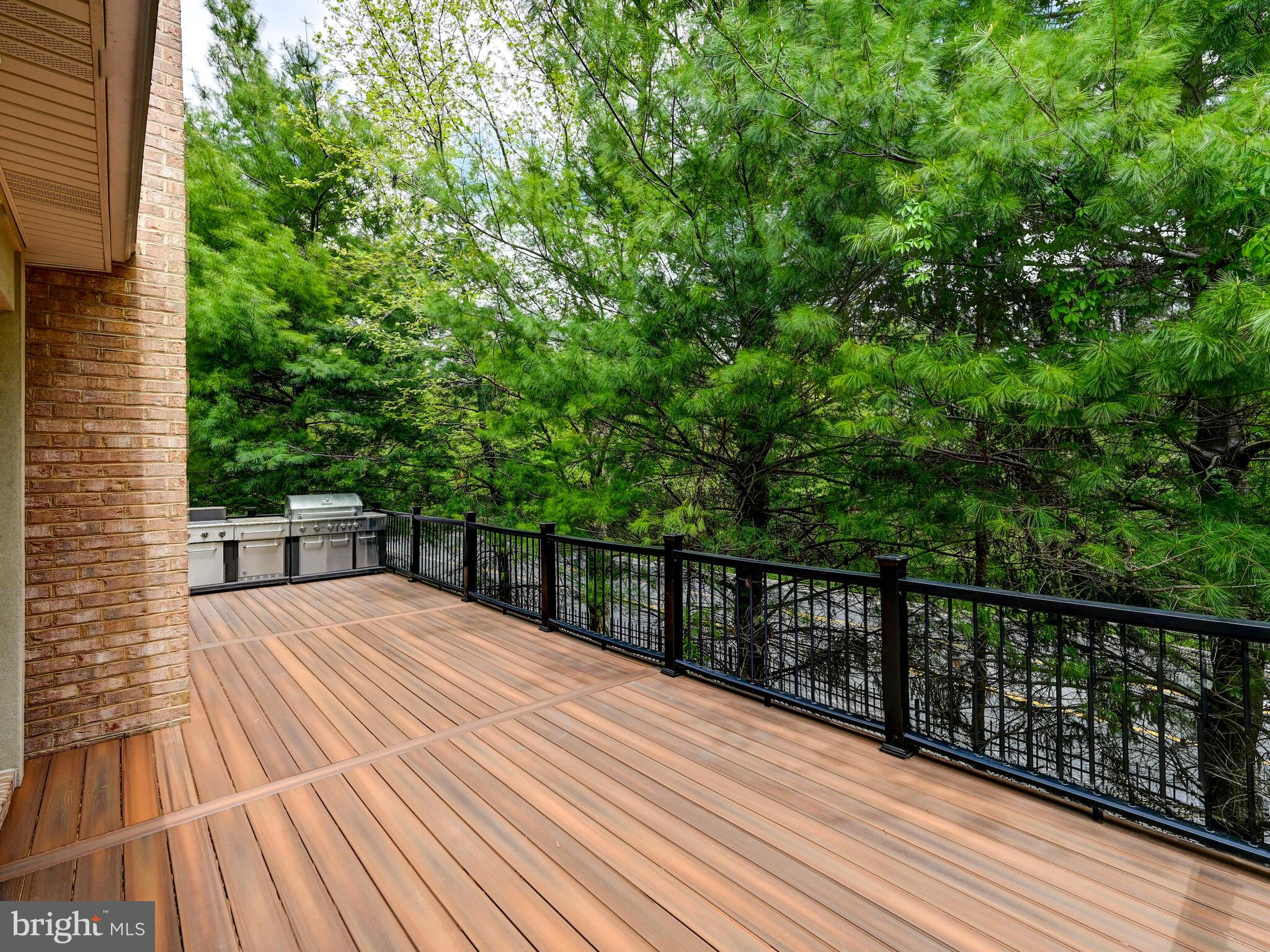 GREY ROCK FLATS - Residential Lease