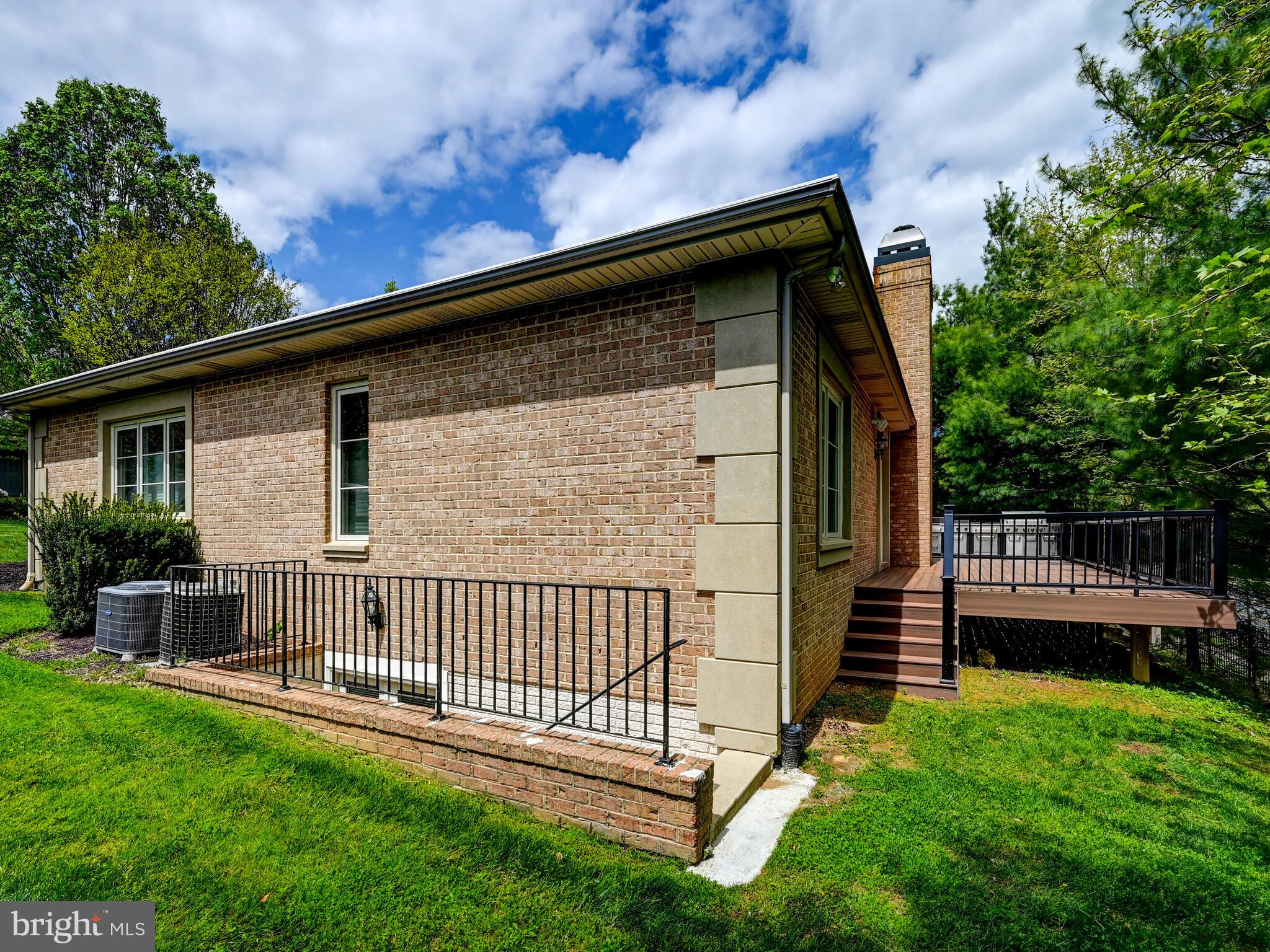 GREY ROCK FLATS - Residential Lease