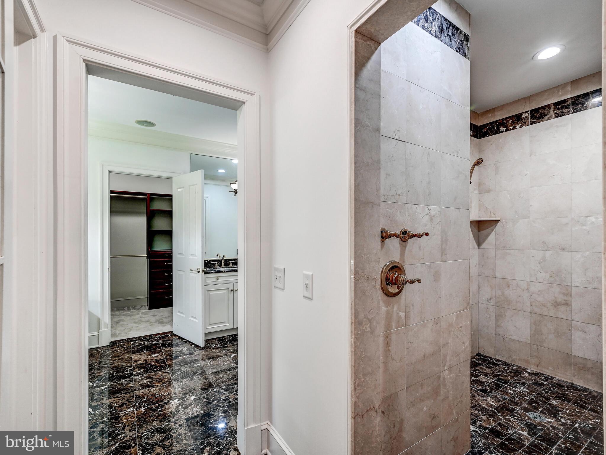 GREY ROCK FLATS - Residential Lease