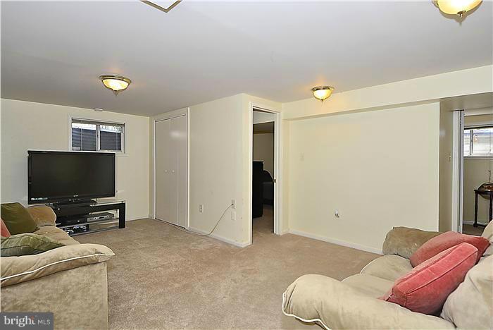 LAKEWOOD HILLS - Residential