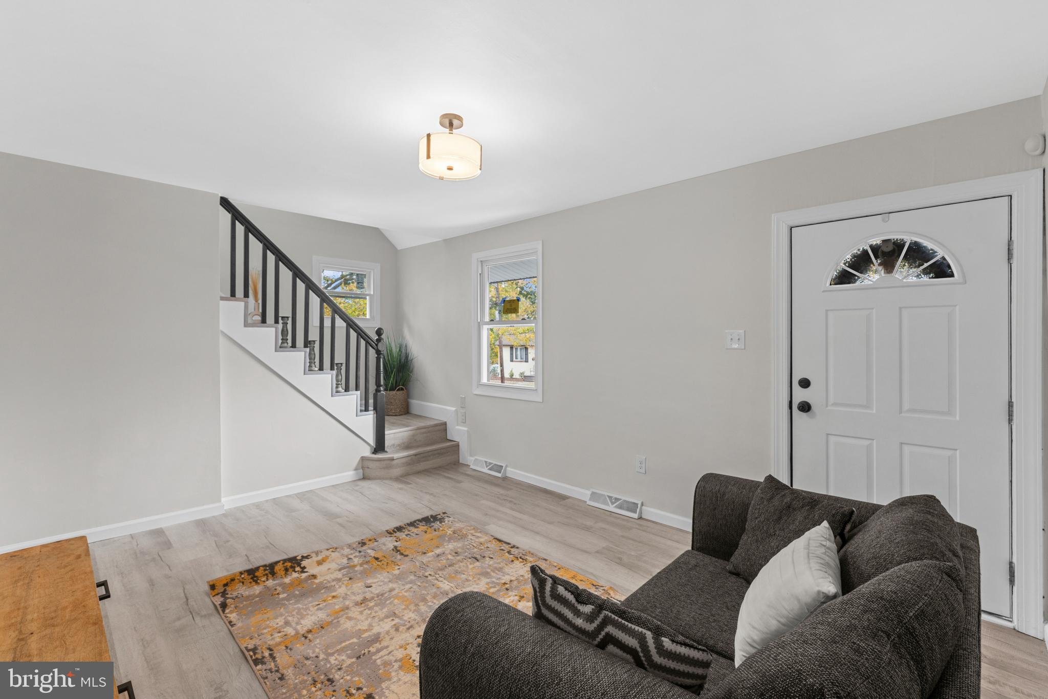 22 E CENTER OAK AVENUE