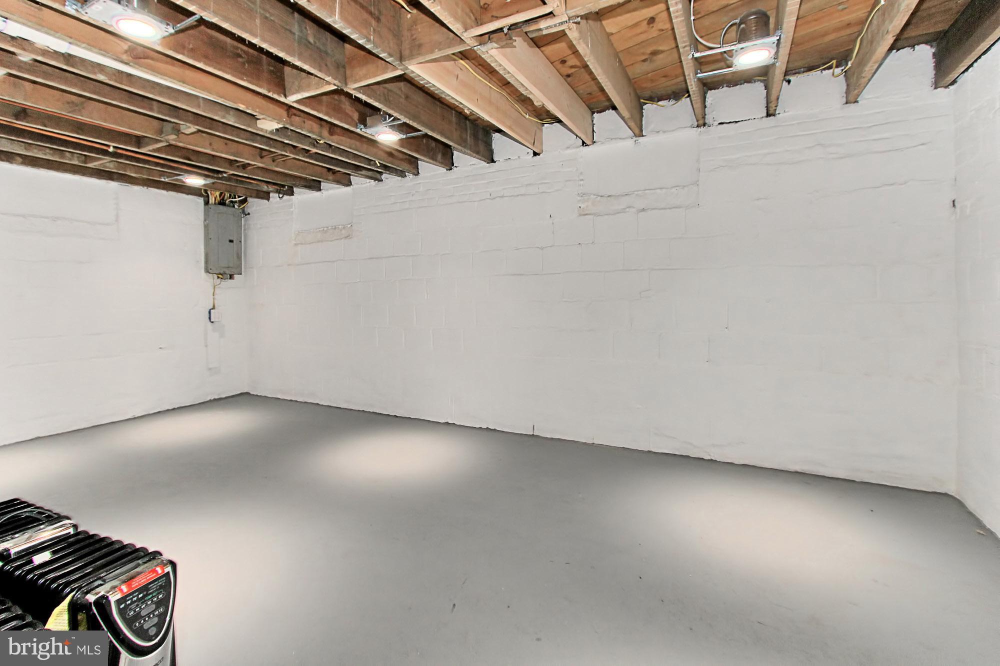 AURORA HILLS - Residential Lease