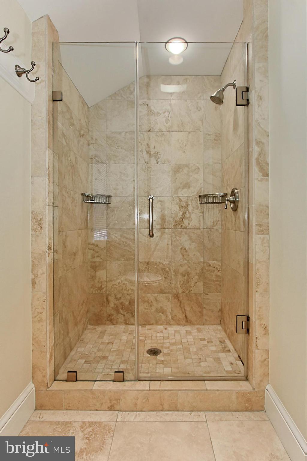 AURORA HILLS - Residential Lease