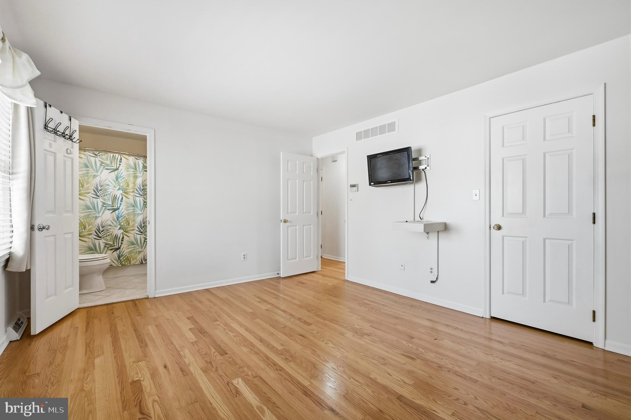 HICKORY WOODS - Residential