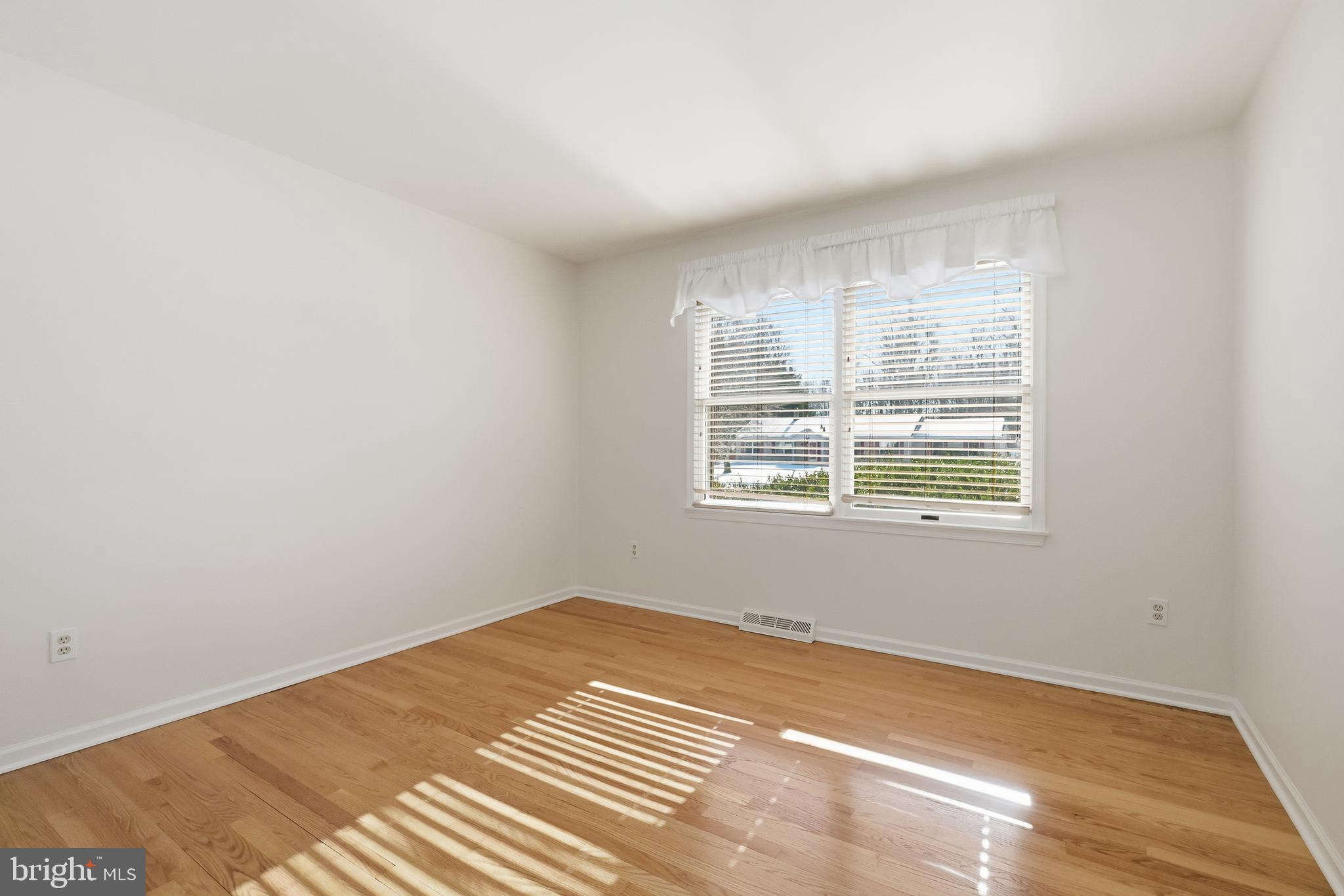 HICKORY WOODS - Residential