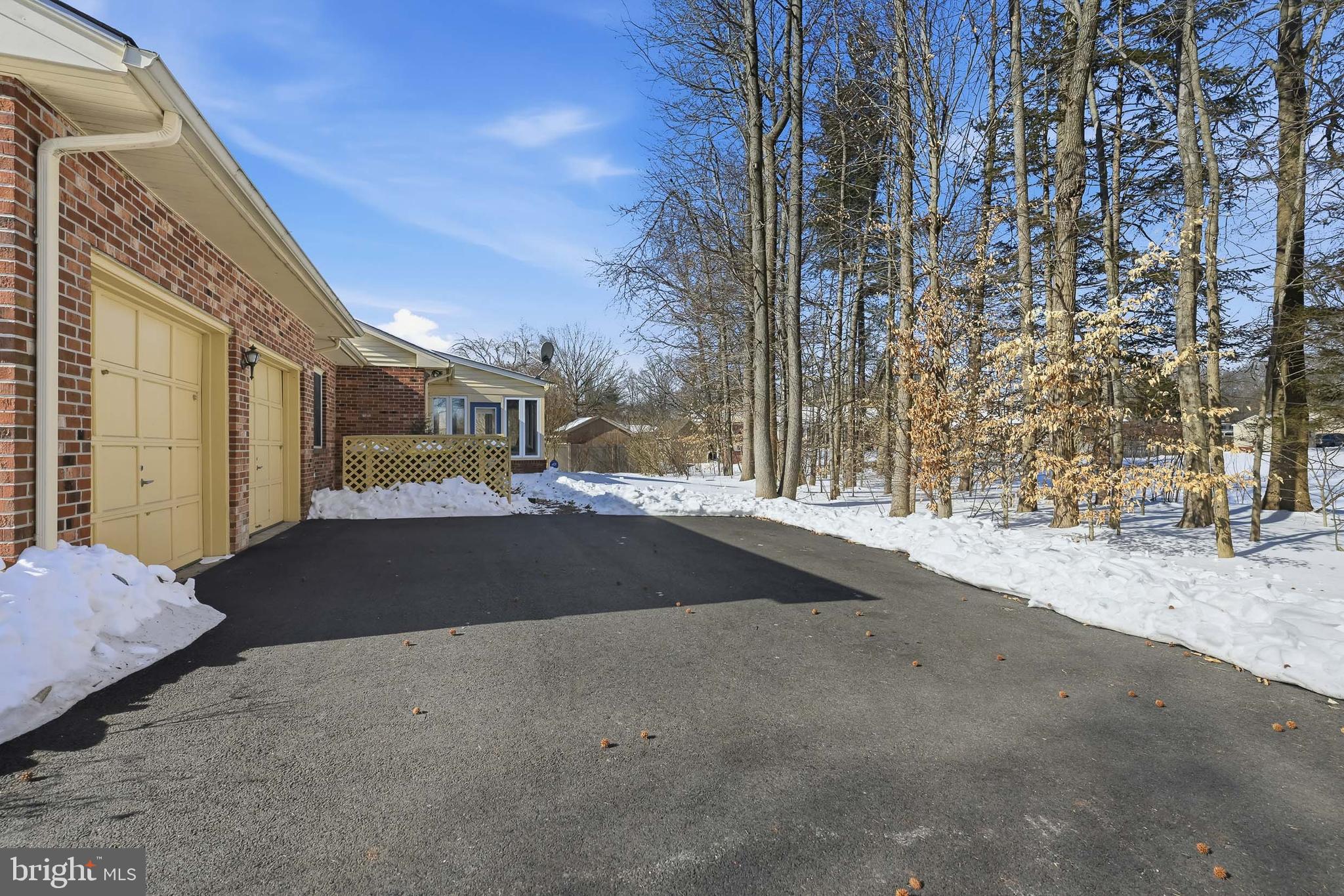 922 SUGAR PINE DRIVE