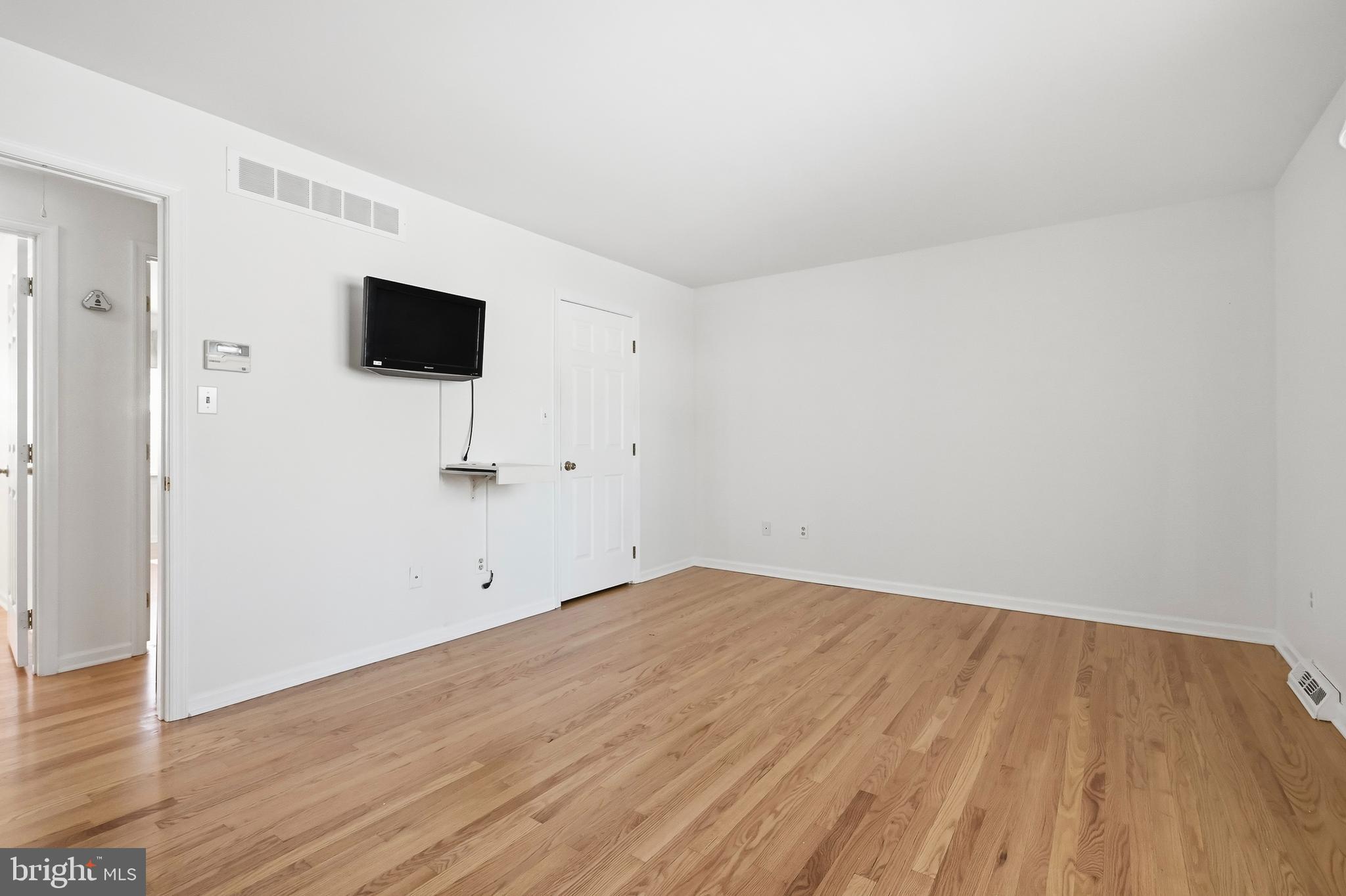 HICKORY WOODS - Residential