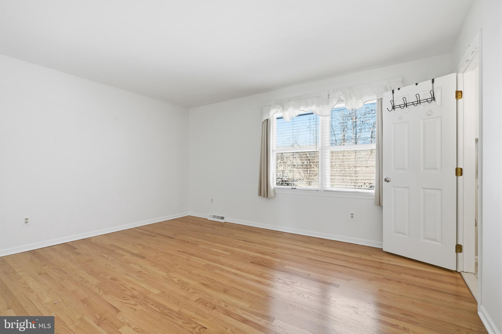 HICKORY WOODS - Residential