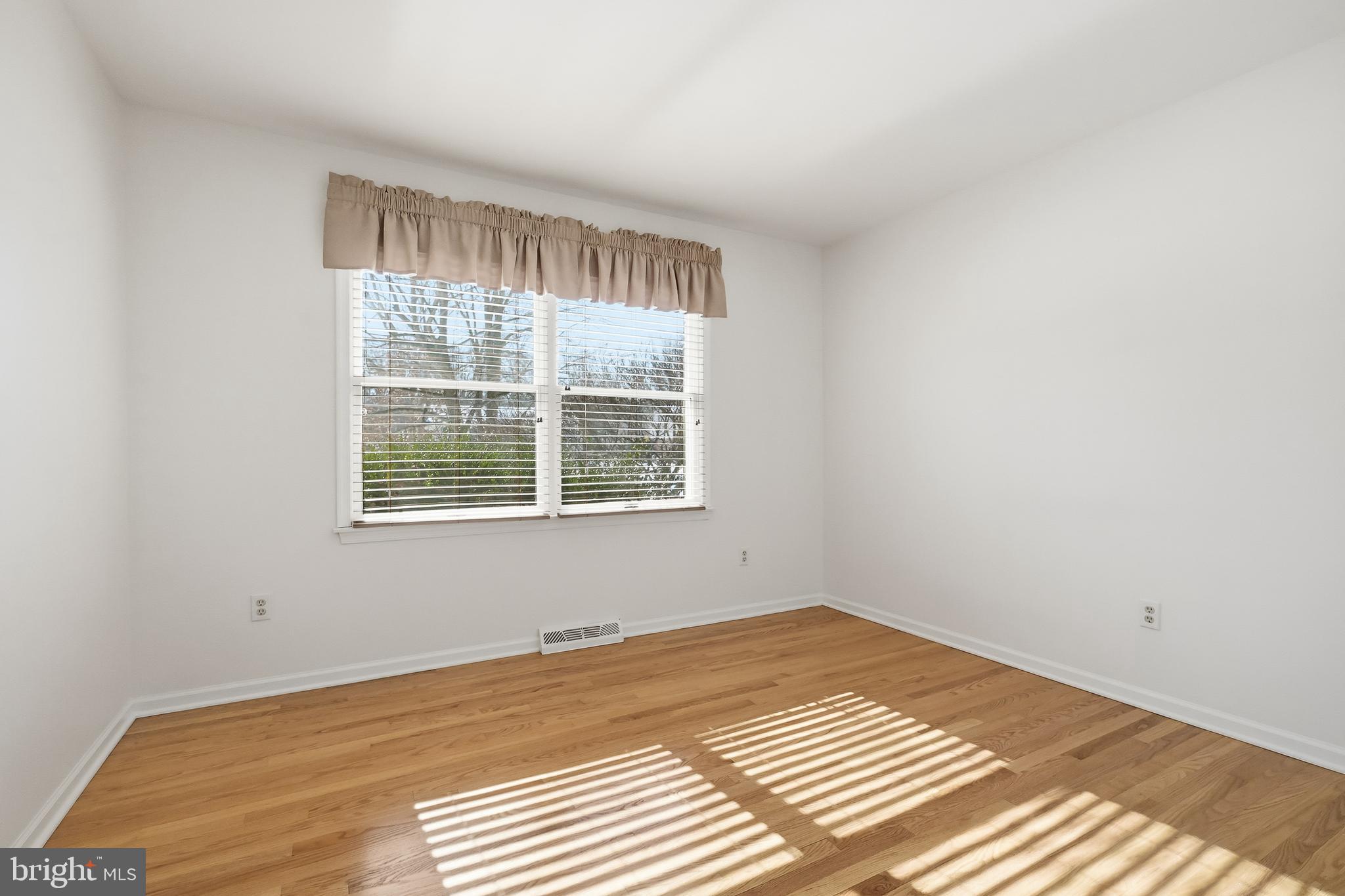 HICKORY WOODS - Residential