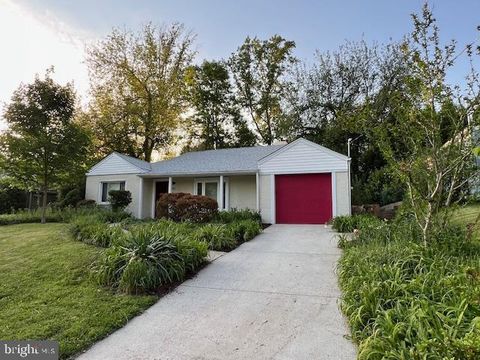 Photo of 3305 W Coquelin Terrace, CHEVY CHASE, MD 20815 (MLS # MDMC2235928)