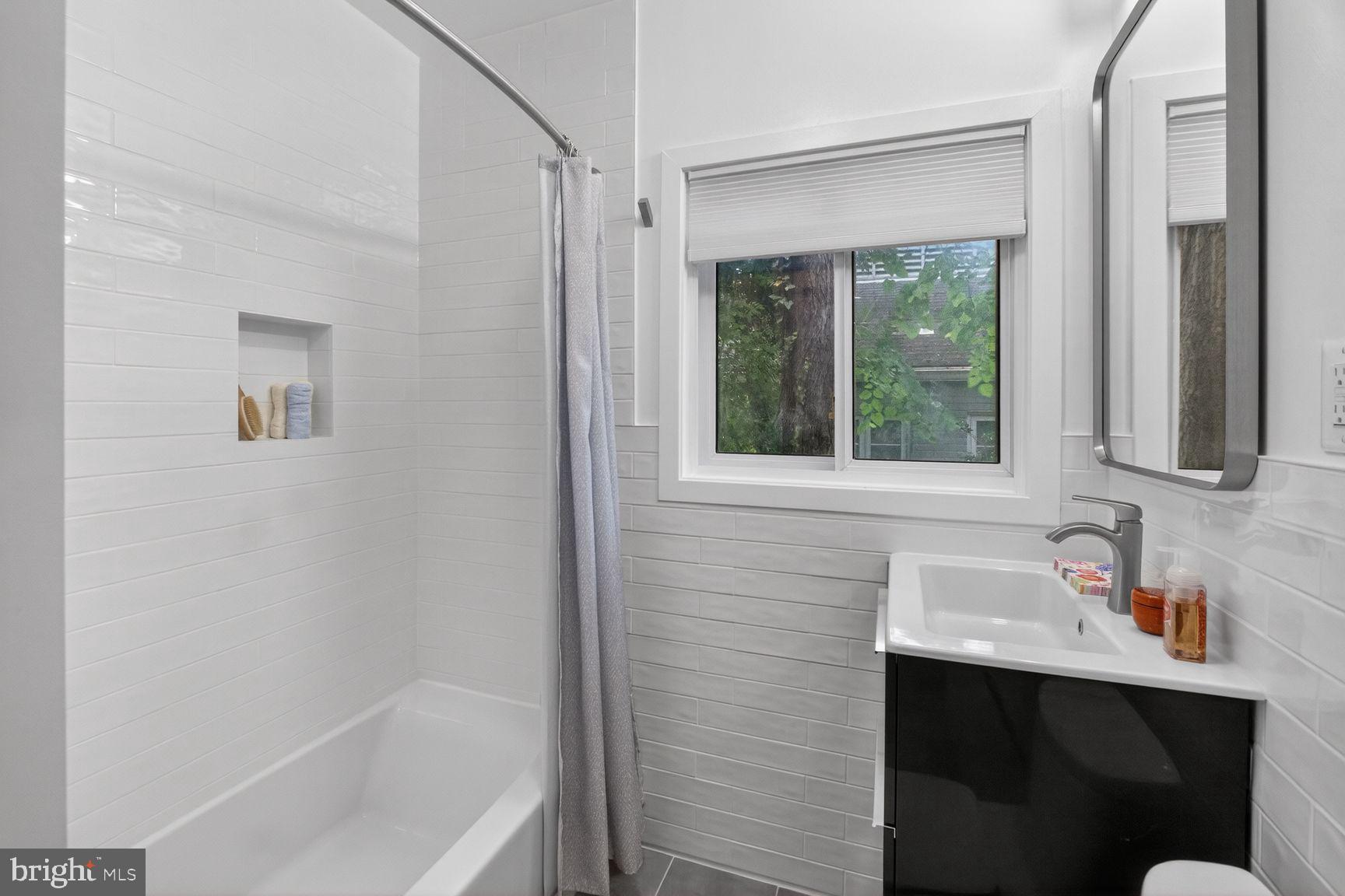 ROCK CREEK KNOLLS - Residential