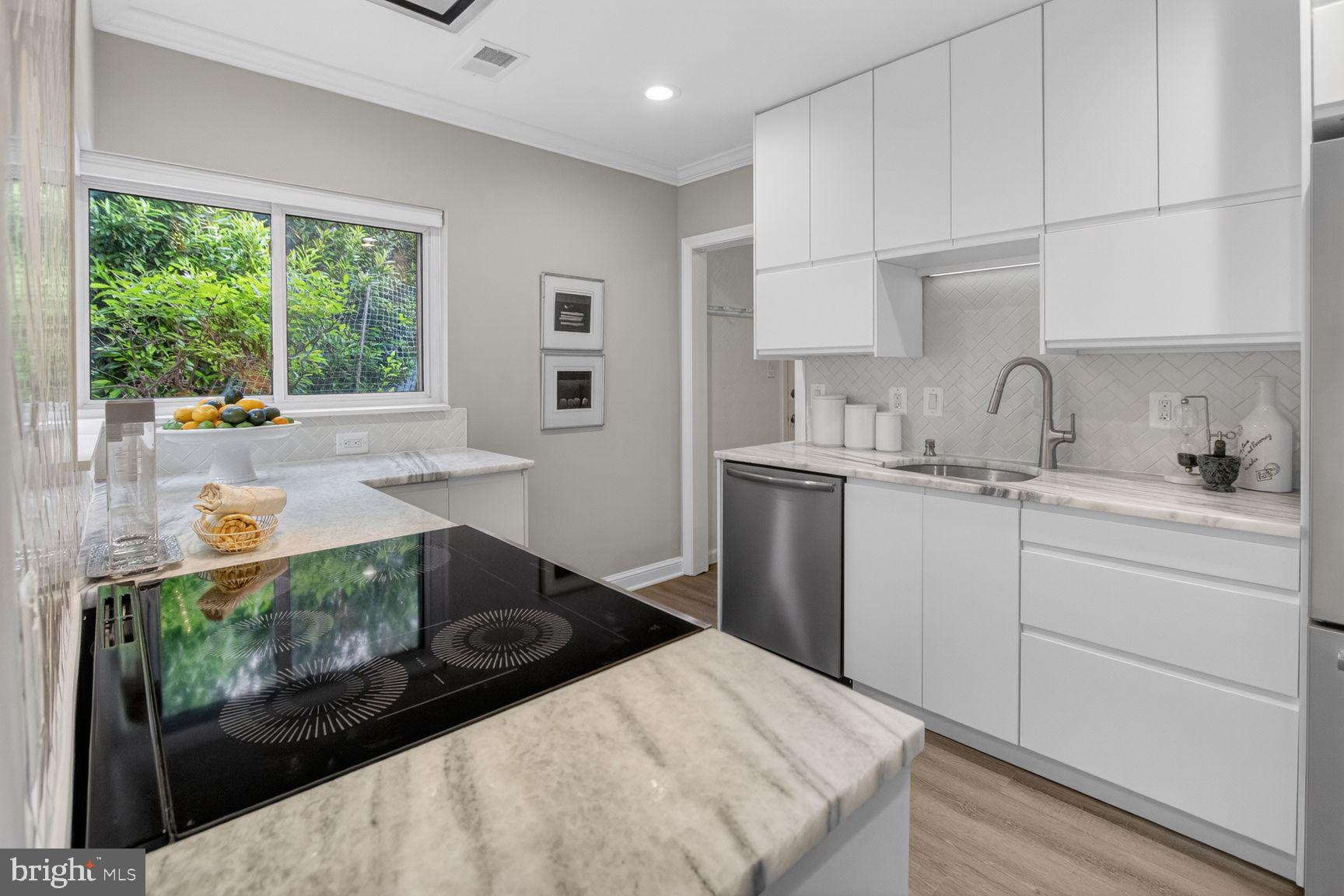 ROCK CREEK KNOLLS - Residential