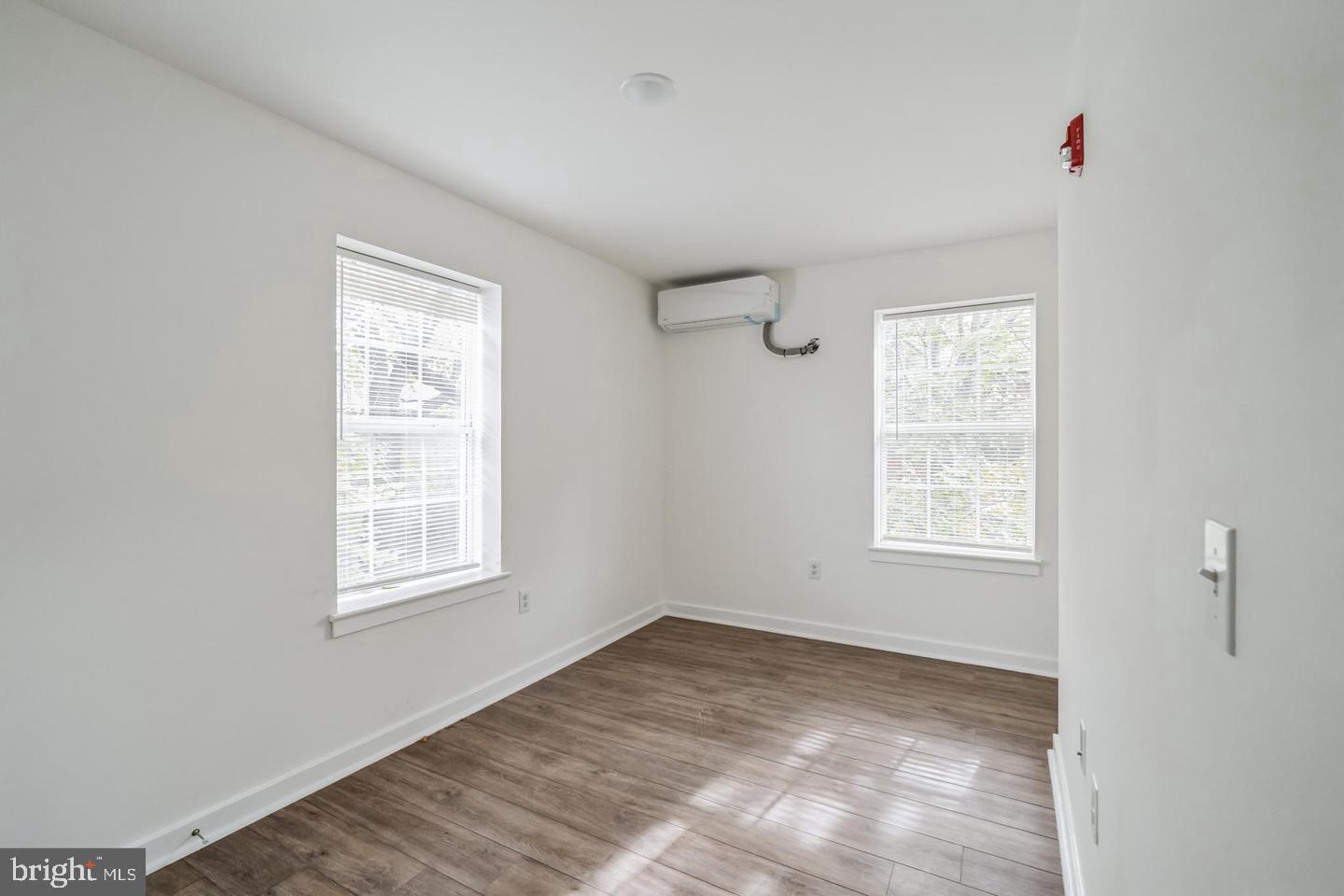 UNIVERSITY CITY - Residential Lease