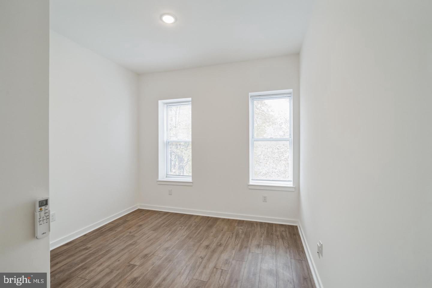 UNIVERSITY CITY - Residential Lease