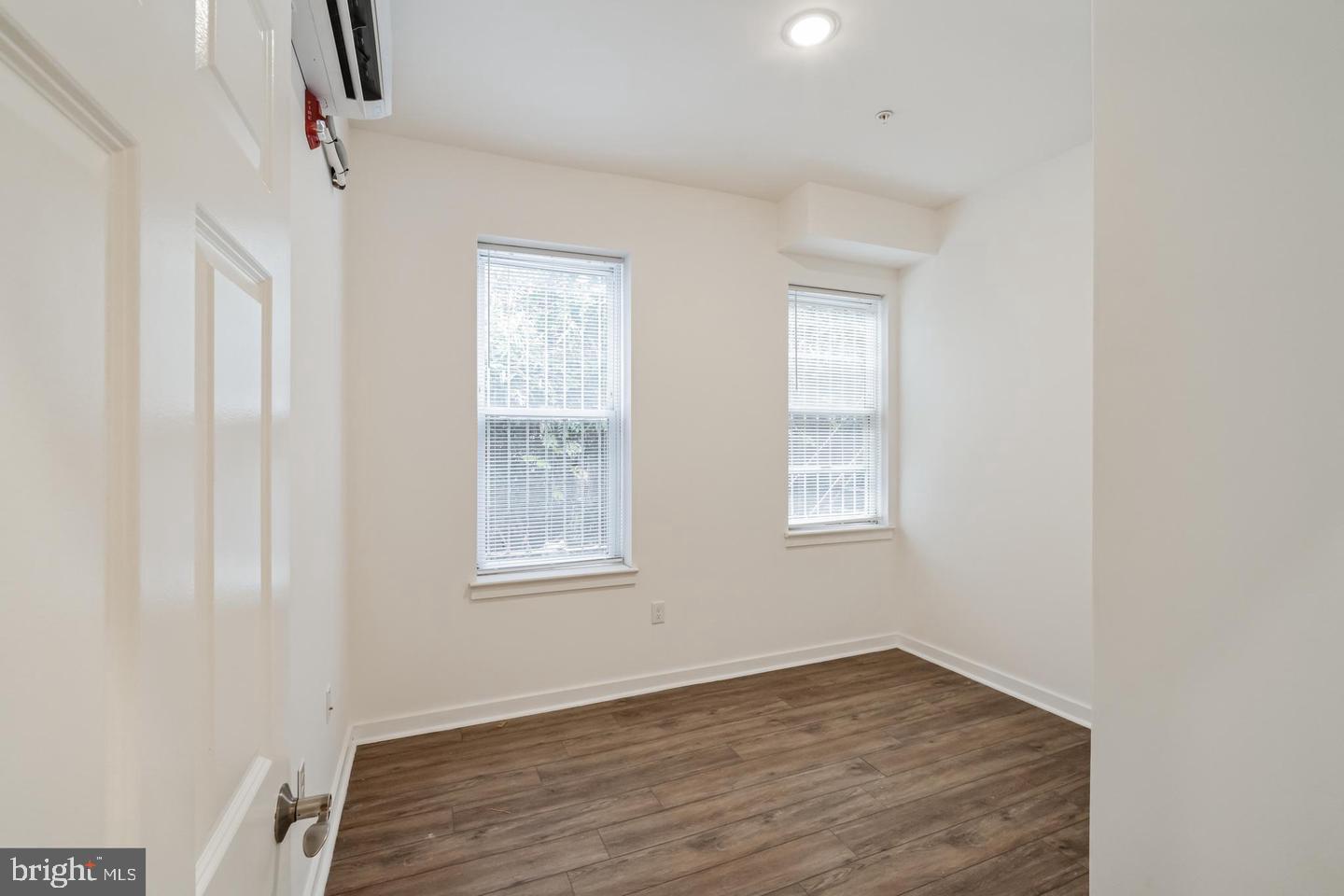 UNIVERSITY CITY - Residential Lease