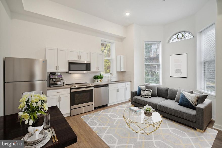 Advertised rent reflects 1 month free on a 13 month lease 
Welcome to 407 S 42nd St, Unit 1FR , a charming 2-bedroom, 2-bath apartment that combines modern comfort with classic appeal. This newly renovated gem features sleek white shaker cabinets, offering a fresh and contemporary look in the kitchen. Enjoy ample natural light through large windows. The unit boasts high-quality finishes, including hardwood floors and modern fixtures, ensuring both style and functionality. Conveniently located, this home provides easy access to local amenities while maintaining a serene, inviting atmosphere.