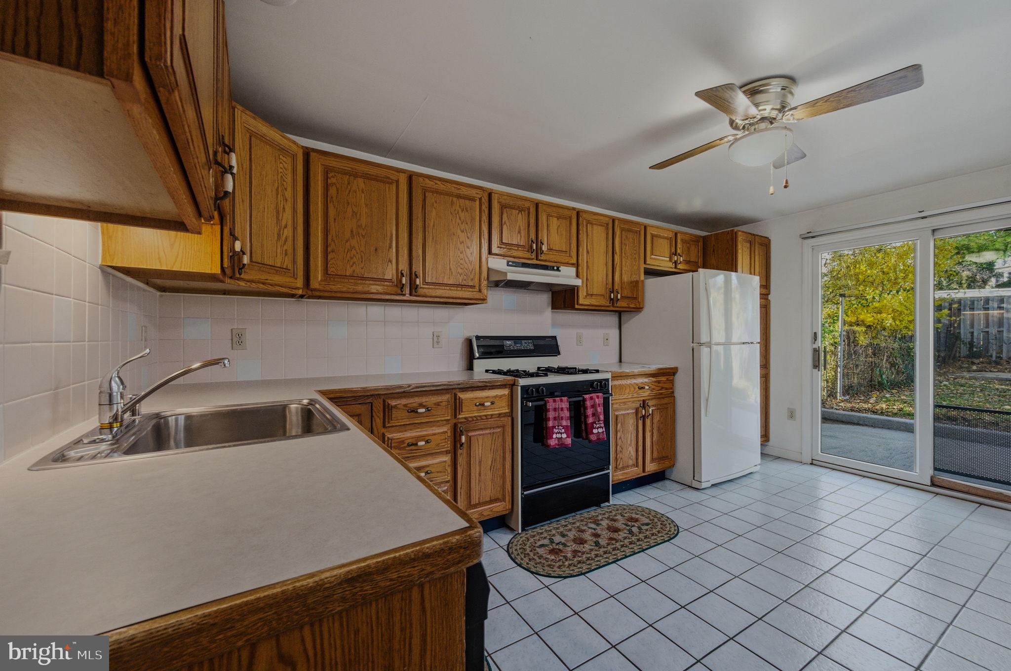 FORTY ACRES - Residential