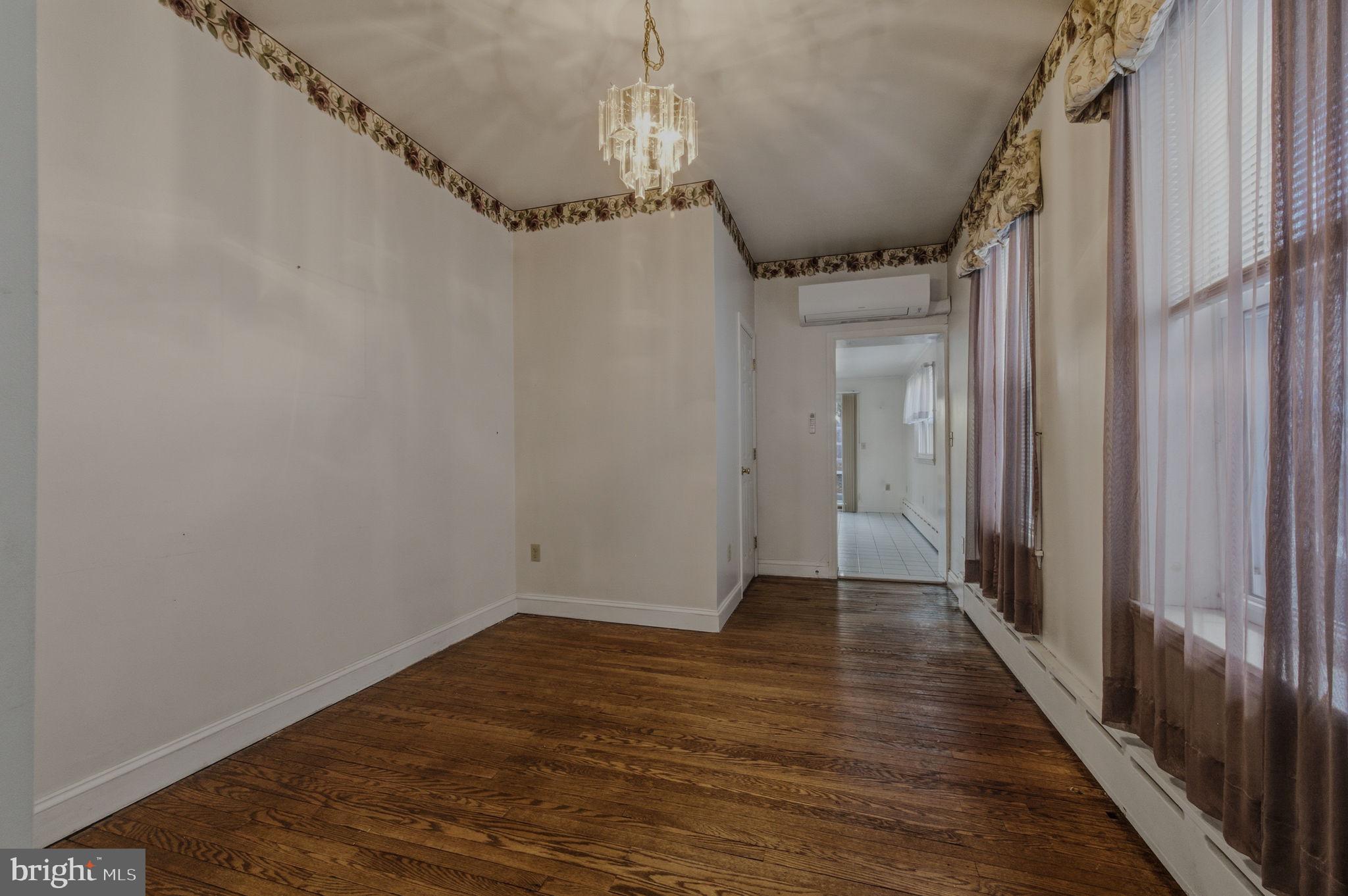 FORTY ACRES - Residential