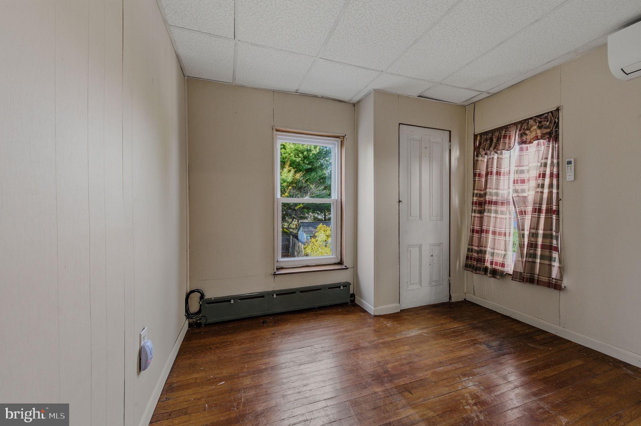 FORTY ACRES - Residential