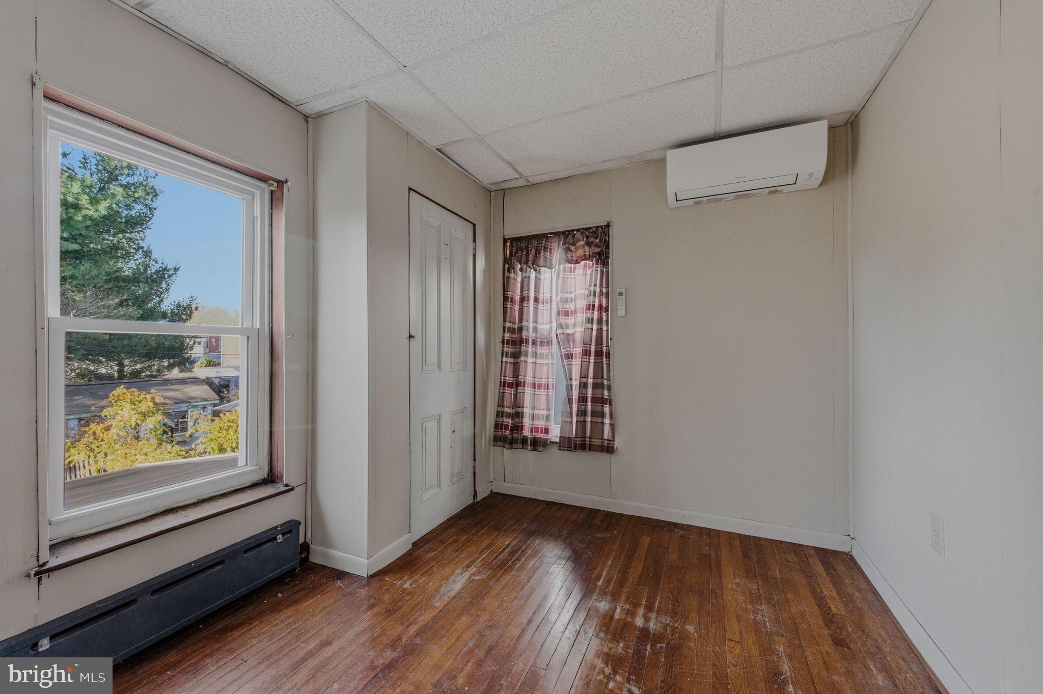 FORTY ACRES - Residential