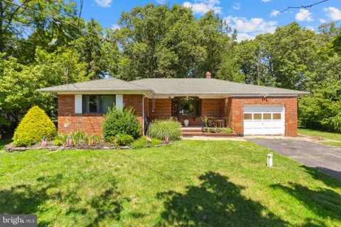 8 Riccis Drive, Jackson, NJ MLS: NJOC2043322