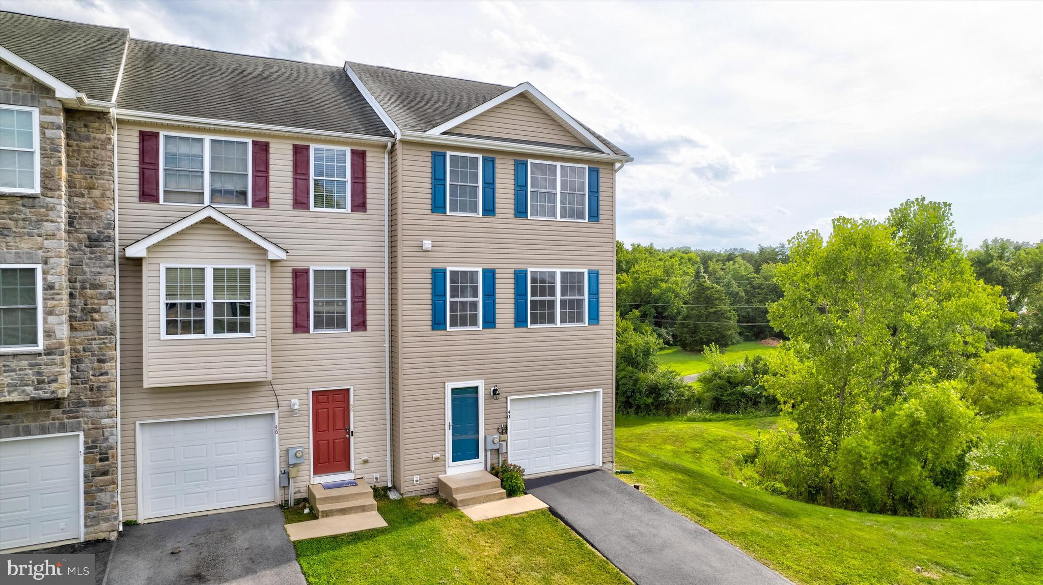 TOWNES OF OAKHURST - Residential