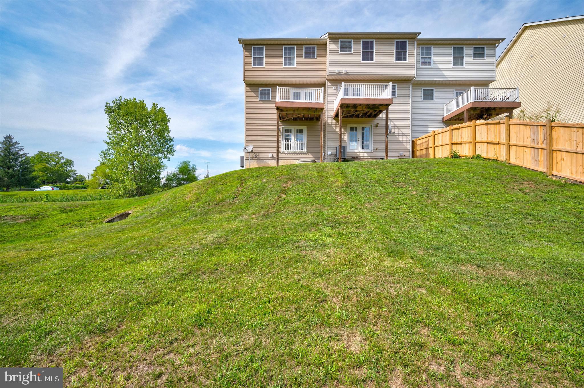 TOWNES OF OAKHURST - Residential