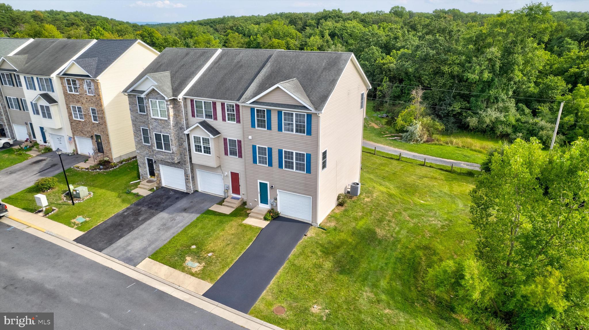 TOWNES OF OAKHURST - Residential